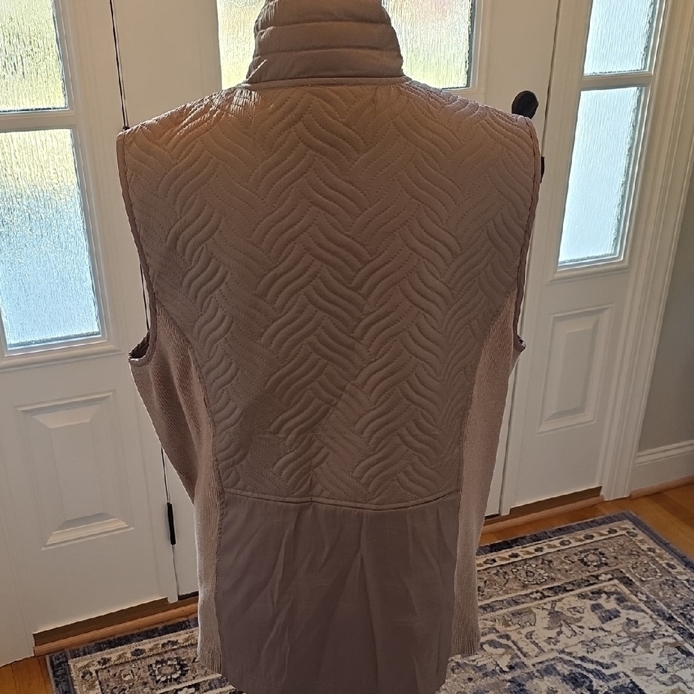 Chico's Zenergy Quilted Brown Vest Plus Size - Picture 3 of 4